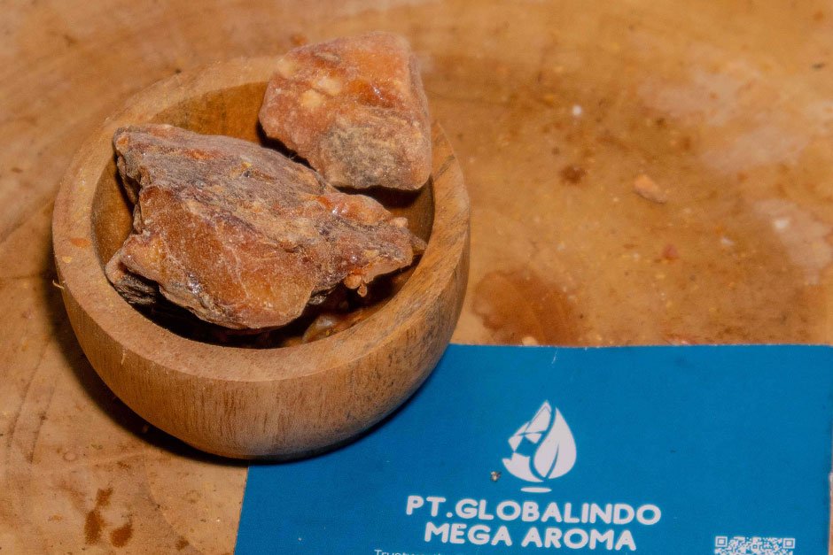 Indonesian Benzoin Resin: Natural Aromatic Resin for Fragrance and Industry